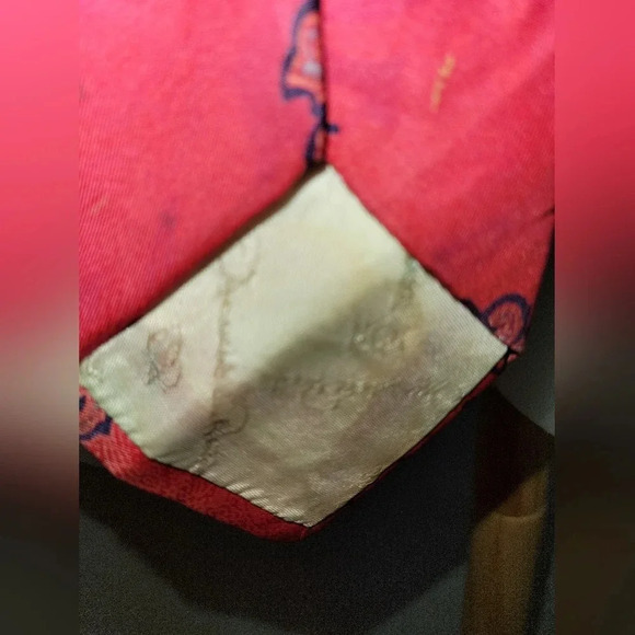 Vintage Oscar de la Renta Tie 100% silk Red - Picture 7 of 8